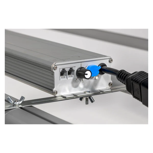 NahaufnahmedesdigitalenNetzteilsderSpektraMaster720WLED.webp